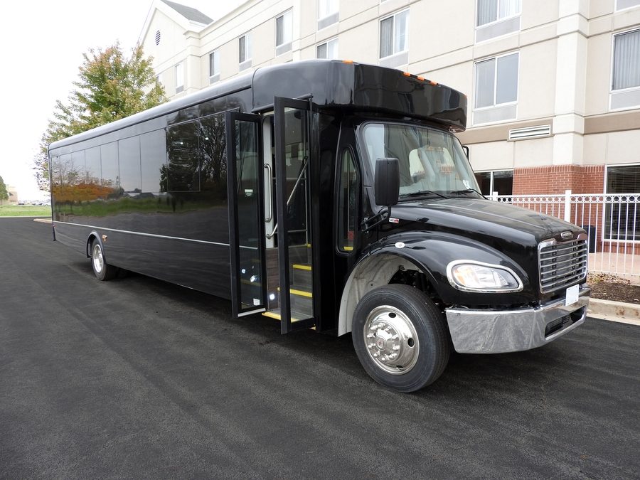 36 44 ExecutiveShuttle Ext